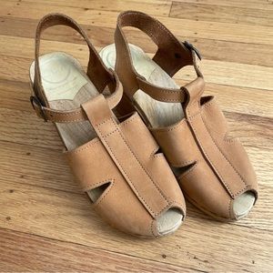 No. 6 T-strap Clog - size 38